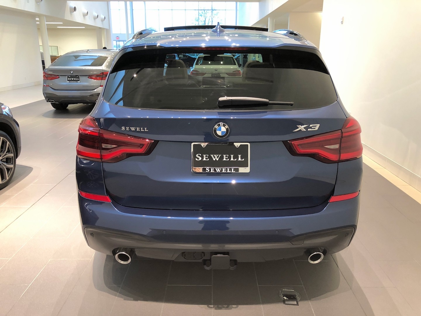 BMW_X3_trailer_hitch.jpg