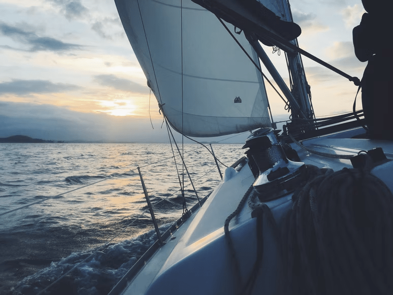 What_Type_Of_Boat_Is_Best_For_Sailing_The_High_Seas.png